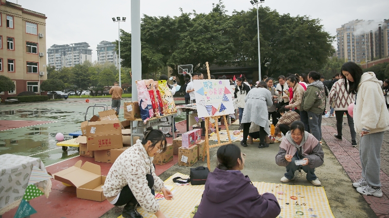 文化周|共享閑置，“集市”行樂，四川海蓉開展愛心集市公益活動(dòng)